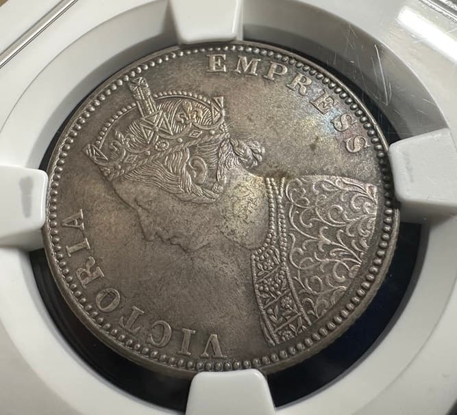 【MS64】1892年 英領インド ヴィクトリア女王 1ルピー銀貨(表)